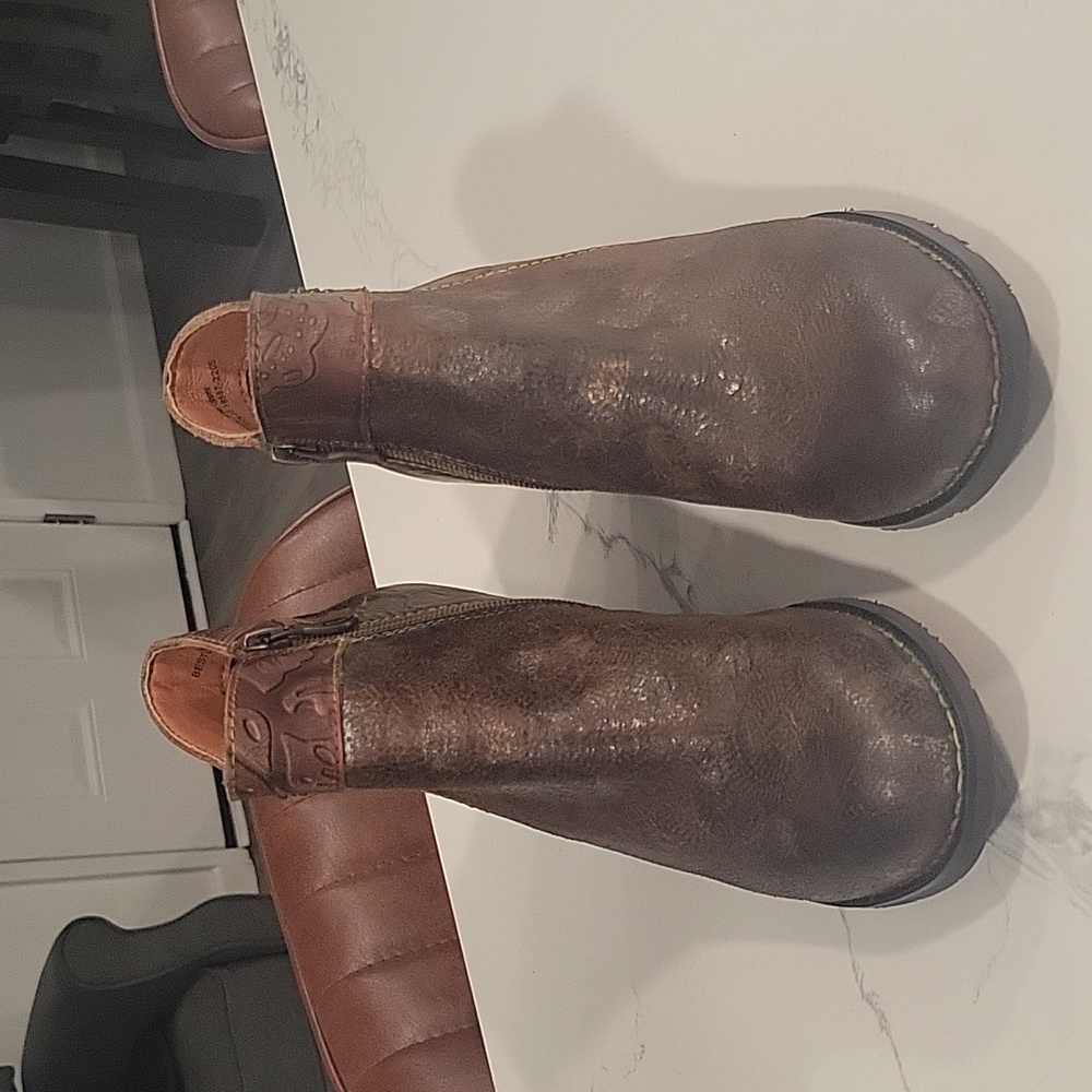 L'artiste Bestlove style boots